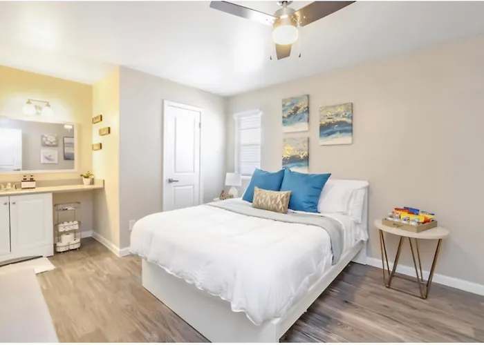 Cozy Suite W Pool And Free Parking At Phoenix